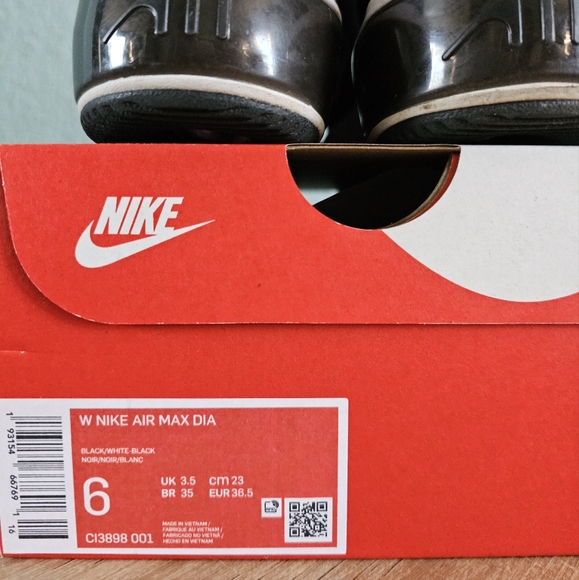 Nike | Air Max Dia Sneakers - Picture 10 of 10